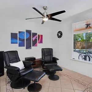 Close To Downtown Ps - Hike, Bike, Swim, Relax , Palm Springs United States